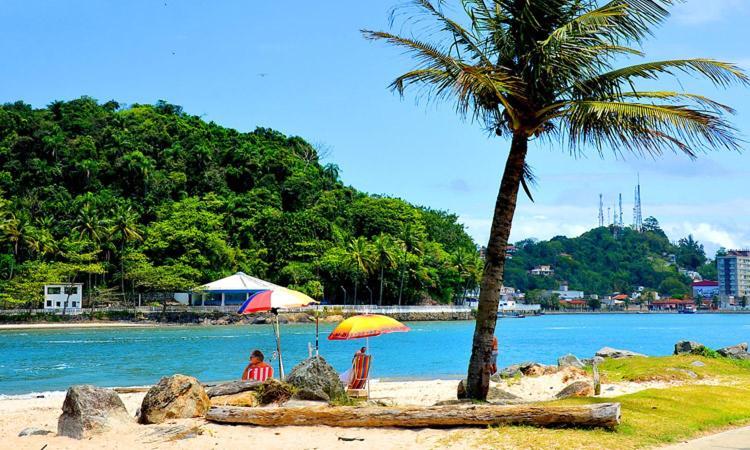 Casa com piscina , churrasqueira, Wi-Fi, em rua de Areia à 1km da praia, bairro sussegado, proíbido uso de som extremamente alto ideal para descansar Itanhaém Exterior foto