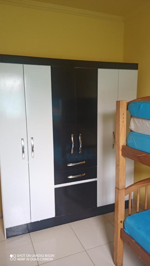 Casa com piscina , churrasqueira, Wi-Fi, em rua de Areia à 1km da praia, bairro sussegado, proíbido uso de som extremamente alto ideal para descansar Itanhaém Exterior foto